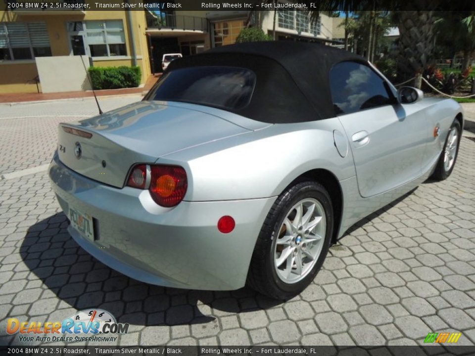 2004 BMW Z4 2.5i Roadster Titanium Silver Metallic / Black Photo #28