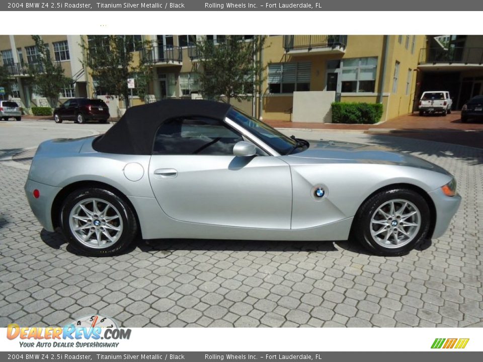 2004 BMW Z4 2.5i Roadster Titanium Silver Metallic / Black Photo #29
