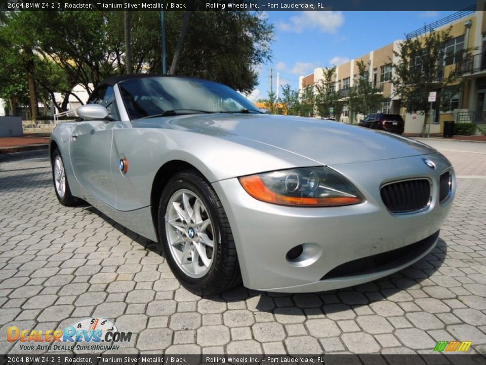 2004 BMW Z4 2.5i Roadster Titanium Silver Metallic / Black Photo #30