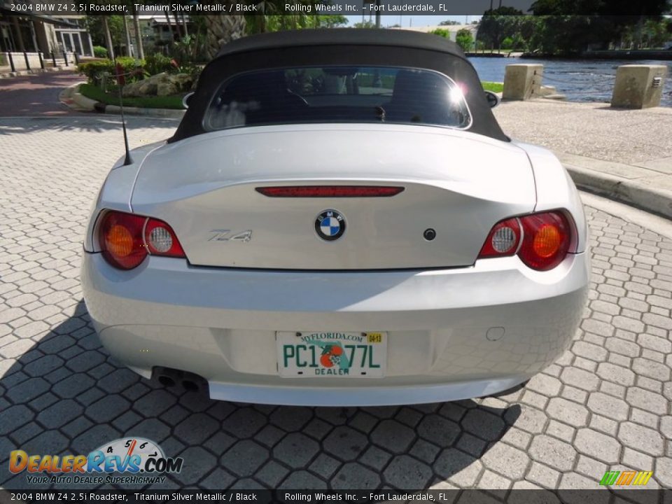 2004 BMW Z4 2.5i Roadster Titanium Silver Metallic / Black Photo #32