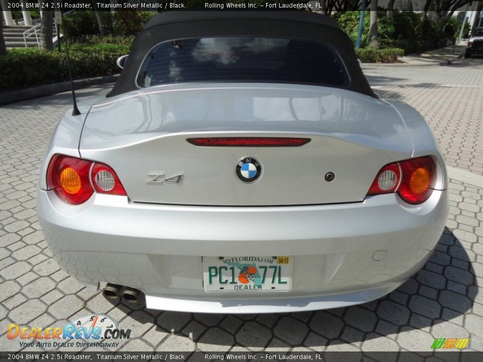2004 BMW Z4 2.5i Roadster Titanium Silver Metallic / Black Photo #36