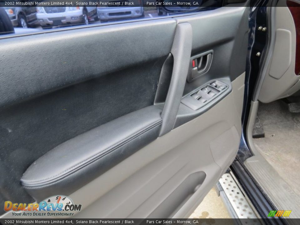 2002 Mitsubishi Montero Limited 4x4 Solano Black Pearlescent / Black Photo #7