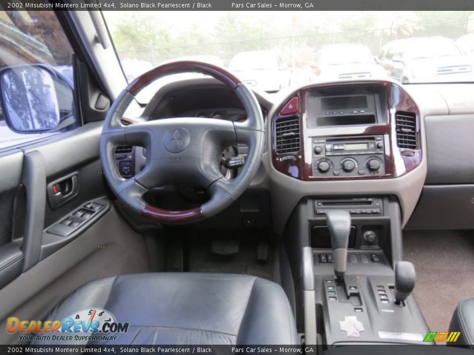 2002 Mitsubishi Montero Limited 4x4 Solano Black Pearlescent / Black Photo #12
