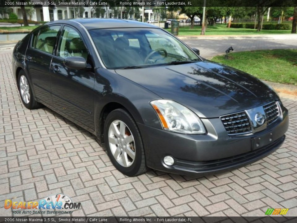 Front 3/4 View of 2006 Nissan Maxima 3.5 SL Photo #14