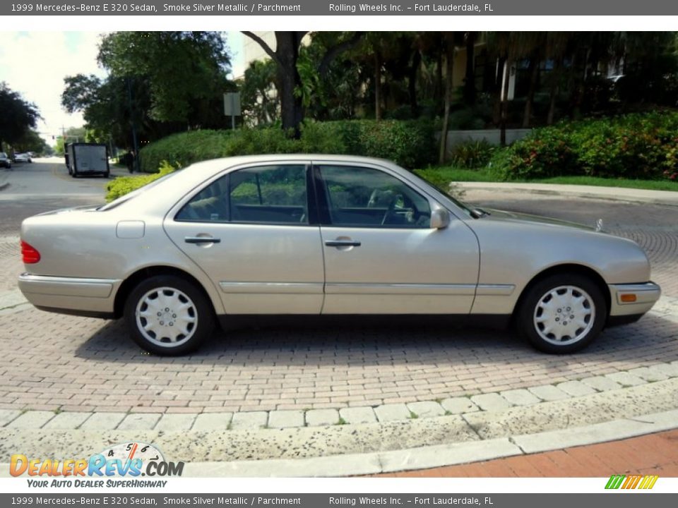 1999 Mercedes-Benz E 320 Sedan Smoke Silver Metallic / Parchment Photo #7