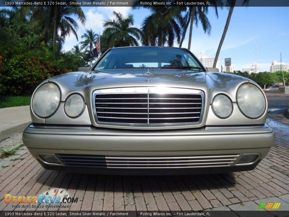 1999 Mercedes-Benz E 320 Sedan Smoke Silver Metallic / Parchment Photo #17
