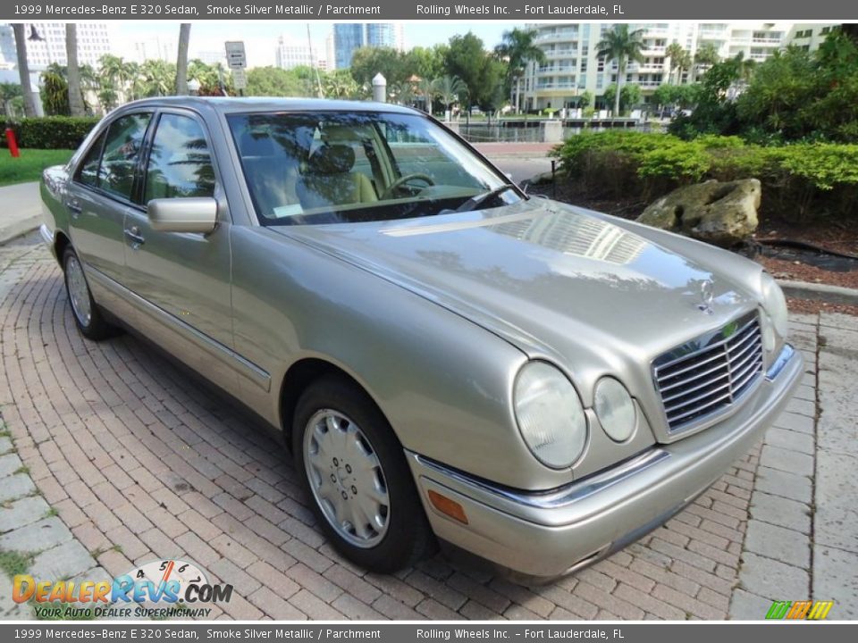 1999 Mercedes-Benz E 320 Sedan Smoke Silver Metallic / Parchment Photo #19