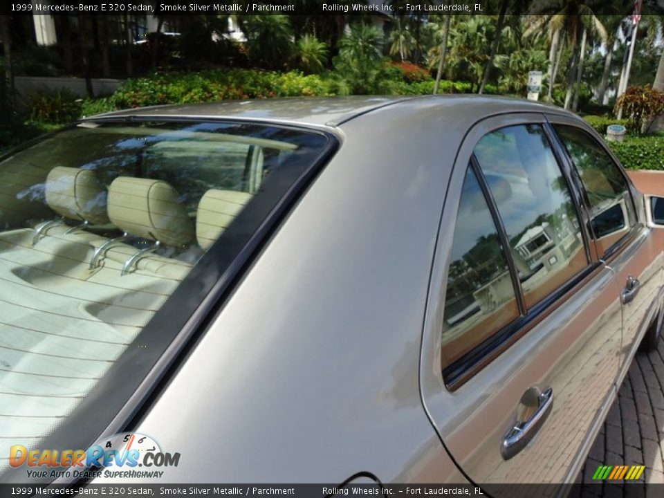 1999 Mercedes-Benz E 320 Sedan Smoke Silver Metallic / Parchment Photo #20