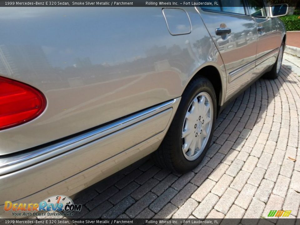 1999 Mercedes-Benz E 320 Sedan Smoke Silver Metallic / Parchment Photo #22