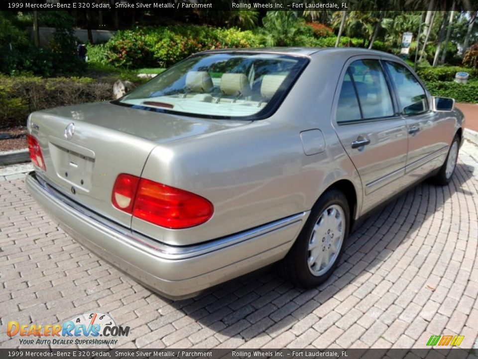 1999 Mercedes-Benz E 320 Sedan Smoke Silver Metallic / Parchment Photo #24
