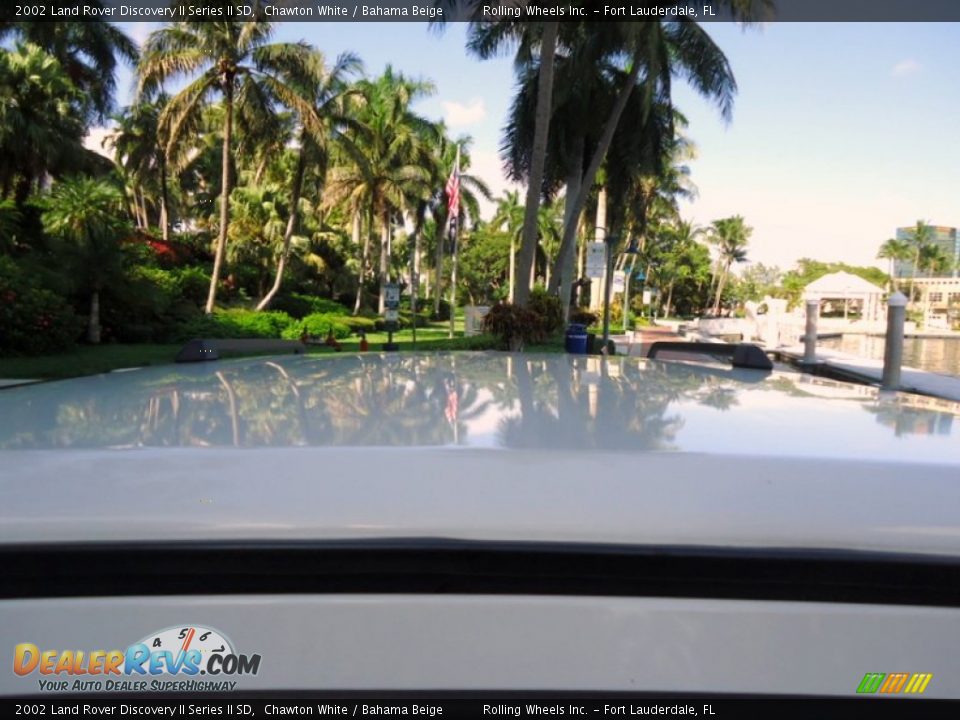 2002 Land Rover Discovery II Series II SD Chawton White / Bahama Beige Photo #24