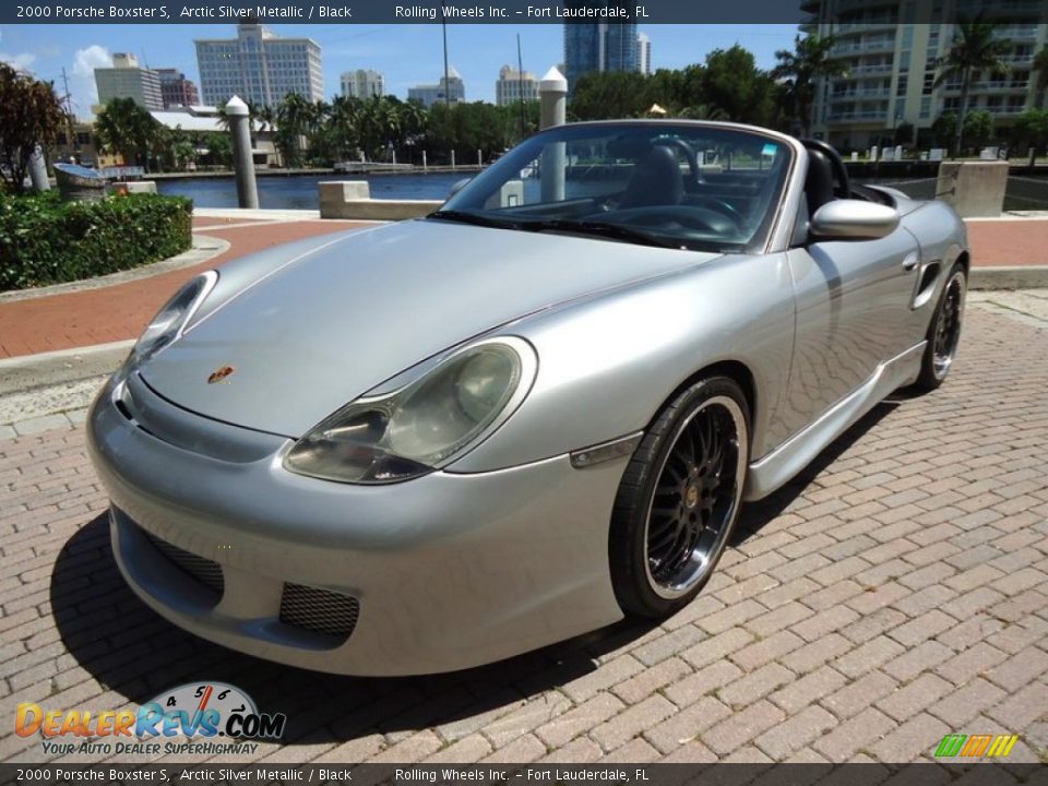 Front 3/4 View of 2000 Porsche Boxster S Photo #5