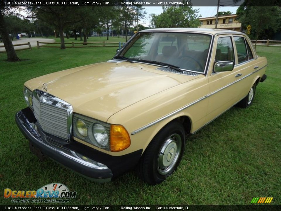 Front 3/4 View of 1981 Mercedes-Benz E Class 300 D Sedan Photo #1
