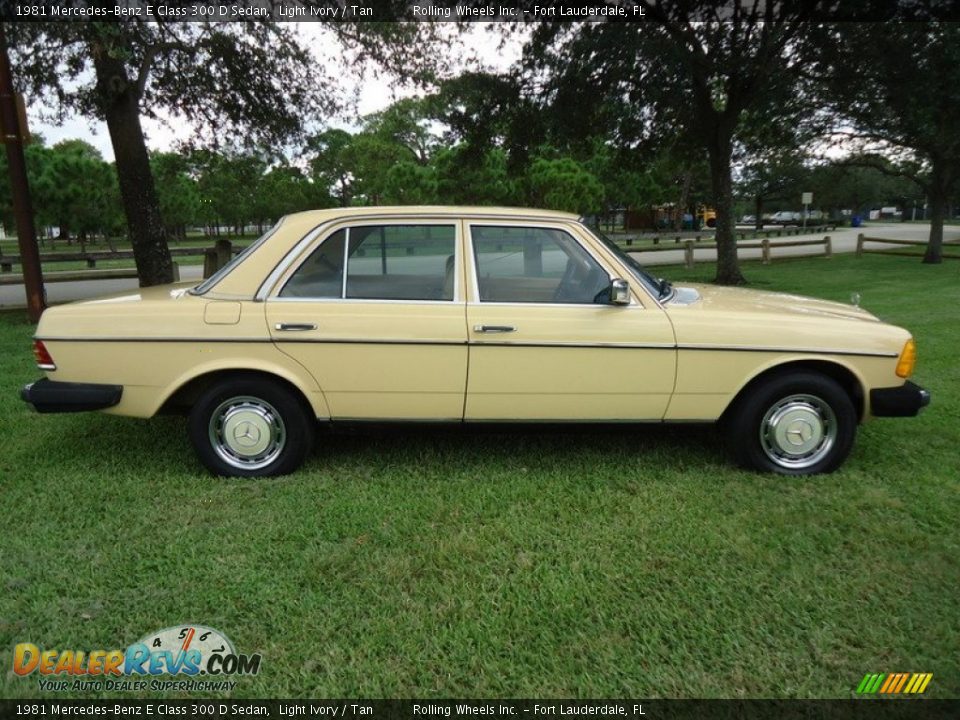 Light Ivory 1981 Mercedes-Benz E Class 300 D Sedan Photo #3