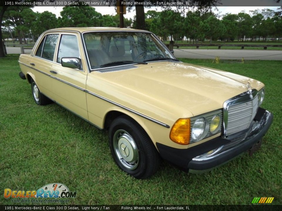 1981 Mercedes-Benz E Class 300 D Sedan Light Ivory / Tan Photo #4