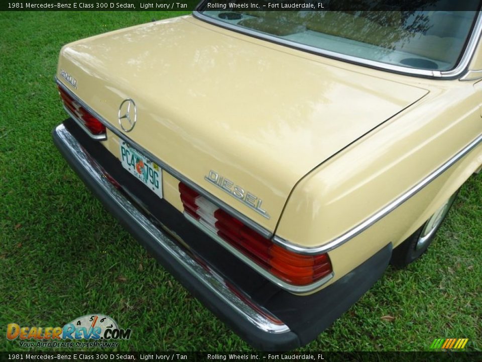 1981 Mercedes-Benz E Class 300 D Sedan Light Ivory / Tan Photo #18