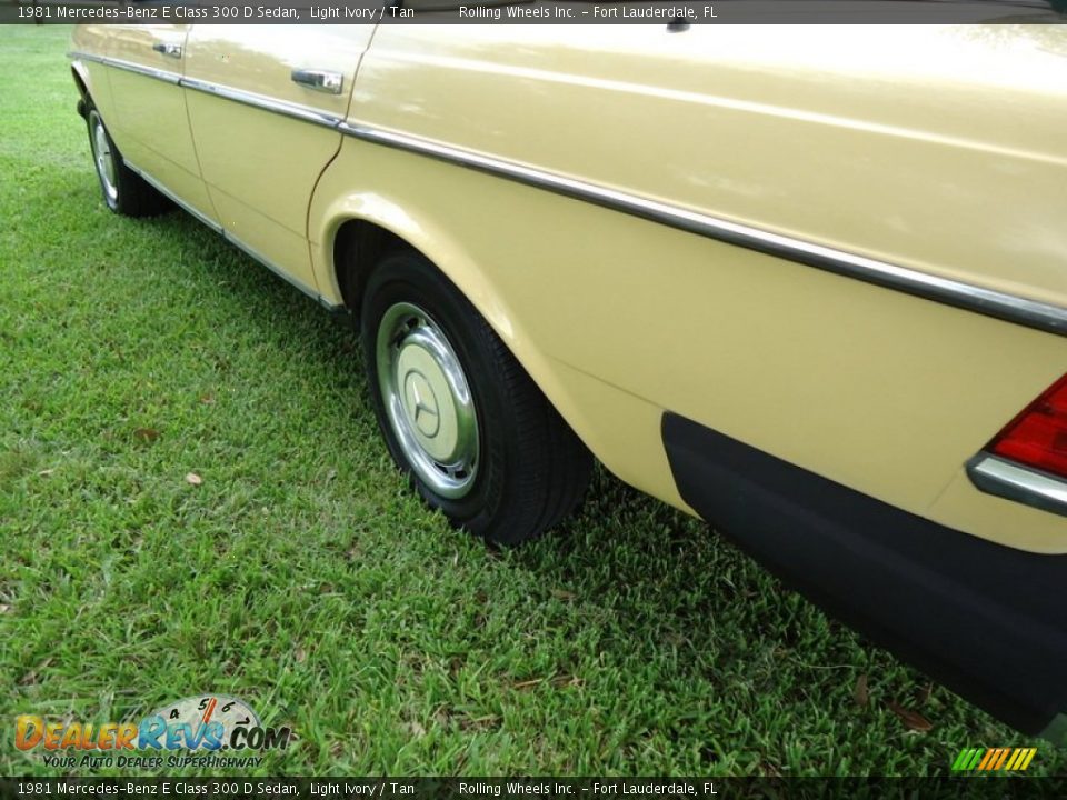 1981 Mercedes-Benz E Class 300 D Sedan Light Ivory / Tan Photo #19