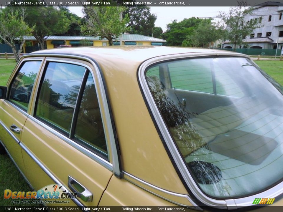 1981 Mercedes-Benz E Class 300 D Sedan Light Ivory / Tan Photo #20