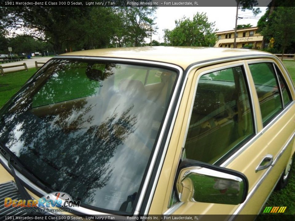 1981 Mercedes-Benz E Class 300 D Sedan Light Ivory / Tan Photo #31