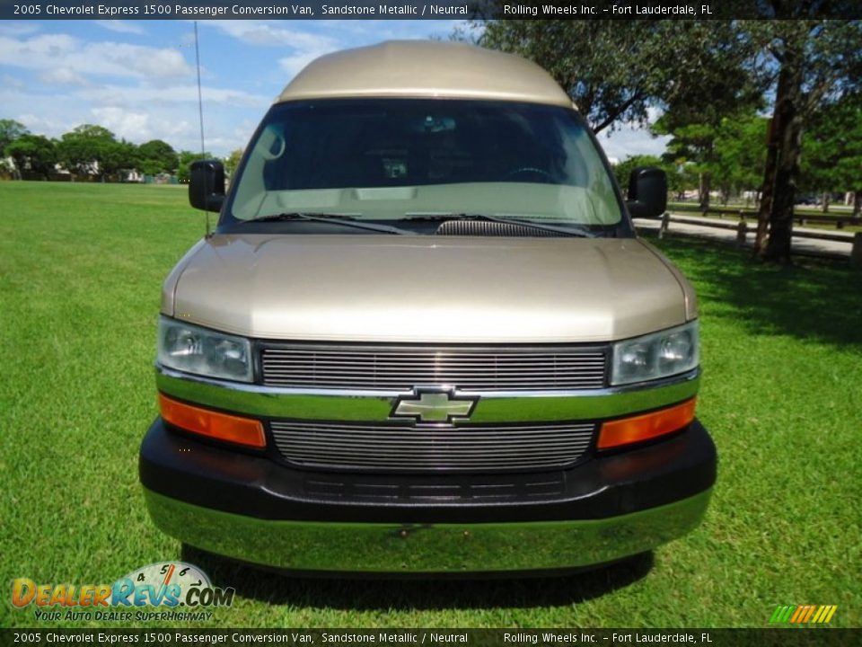 2005 Chevrolet Express 1500 Passenger Conversion Van Sandstone Metallic / Neutral Photo #2