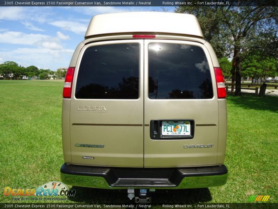 2005 Chevrolet Express 1500 Passenger Conversion Van Sandstone Metallic / Neutral Photo #4