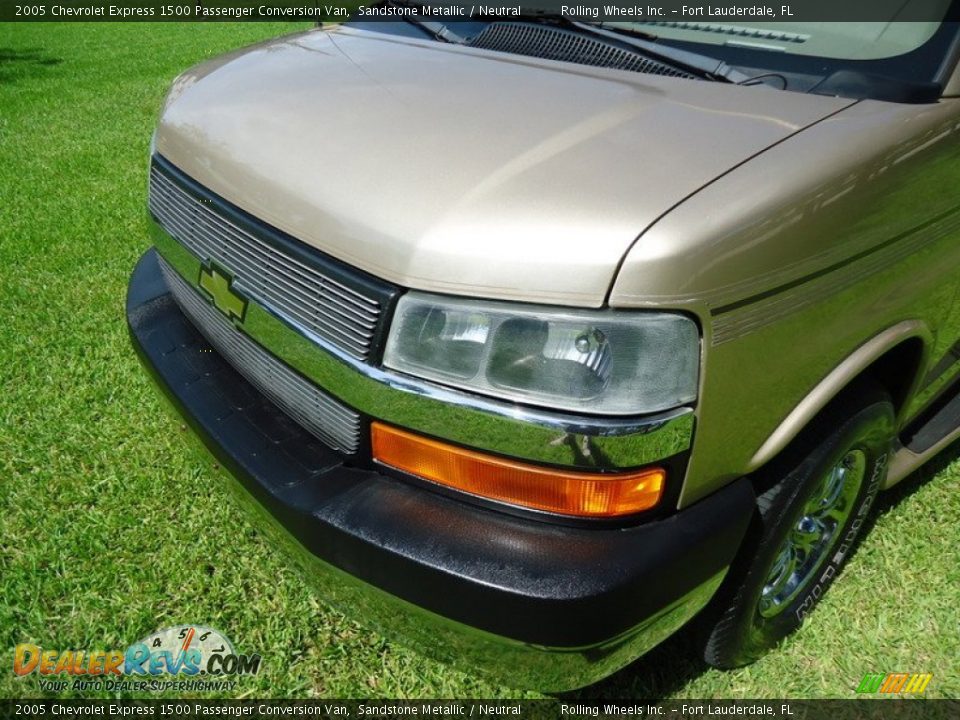 2005 Chevrolet Express 1500 Passenger Conversion Van Sandstone Metallic / Neutral Photo #12