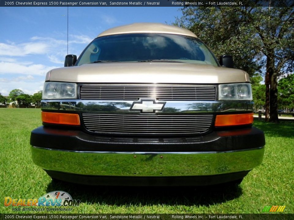 2005 Chevrolet Express 1500 Passenger Conversion Van Sandstone Metallic / Neutral Photo #13