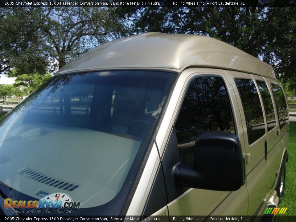 2005 Chevrolet Express 1500 Passenger Conversion Van Sandstone Metallic / Neutral Photo #16