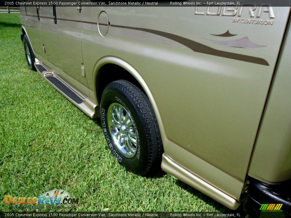 2005 Chevrolet Express 1500 Passenger Conversion Van Sandstone Metallic / Neutral Photo #17