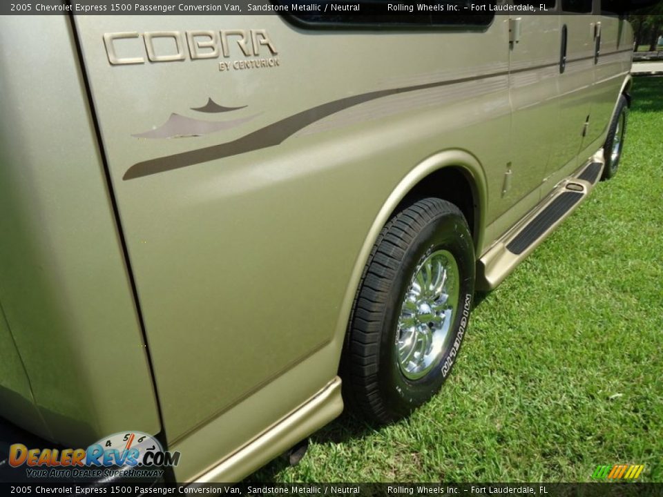 2005 Chevrolet Express 1500 Passenger Conversion Van Sandstone Metallic / Neutral Photo #23