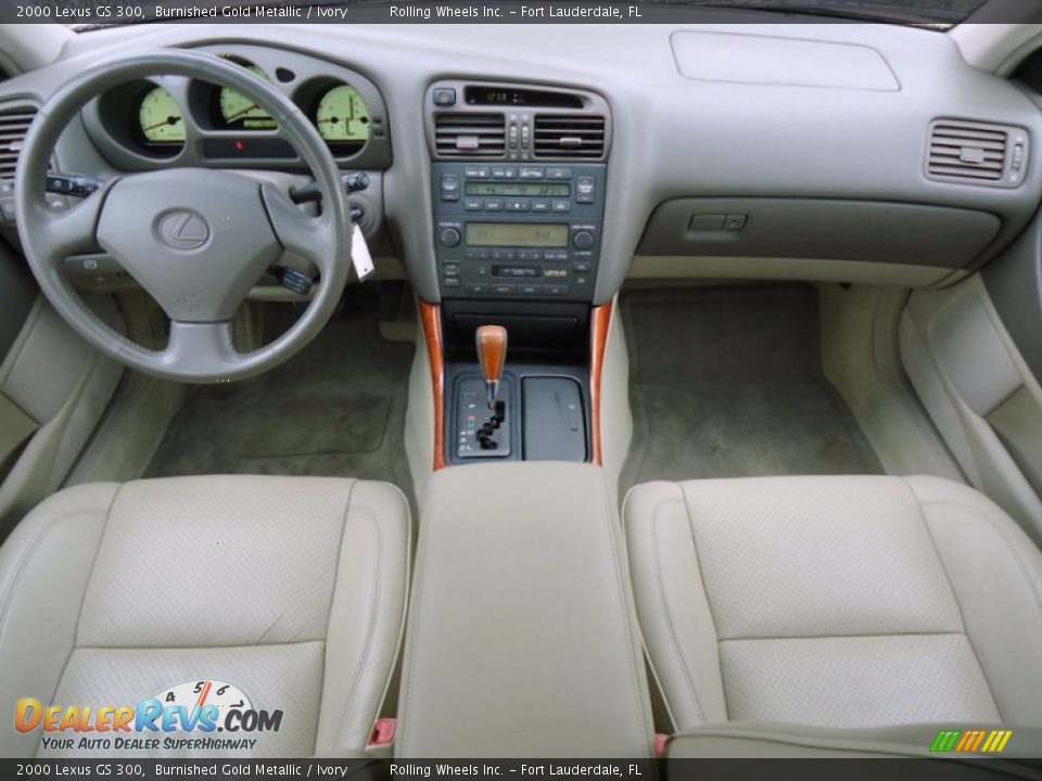 Dashboard of 2000 Lexus GS 300 Photo #12