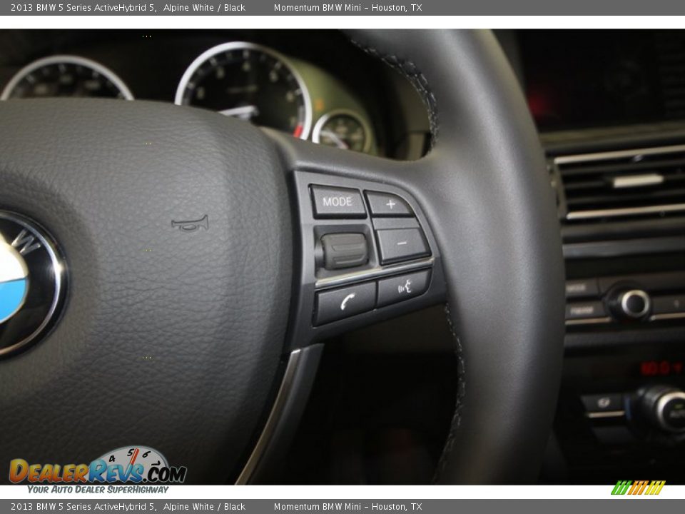 Controls of 2013 BMW 5 Series ActiveHybrid 5 Photo #23