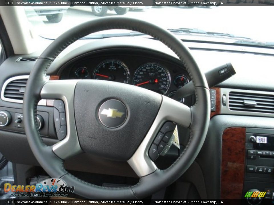 2013 Chevrolet Avalanche LS 4x4 Black Diamond Edition Steering Wheel Photo #18