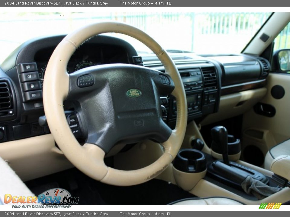 Dashboard of 2004 Land Rover Discovery SE7 Photo #25