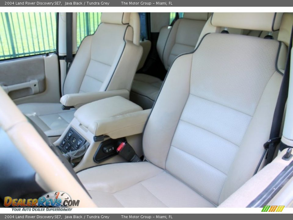Front Seat of 2004 Land Rover Discovery SE7 Photo #27