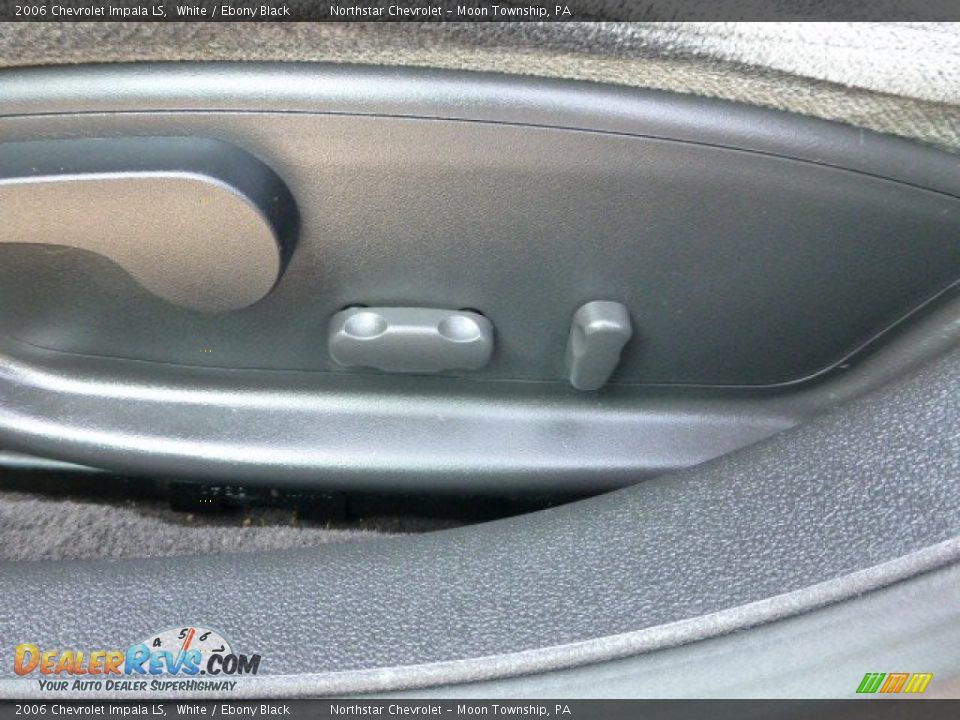 2006 Chevrolet Impala LS White / Ebony Black Photo #16