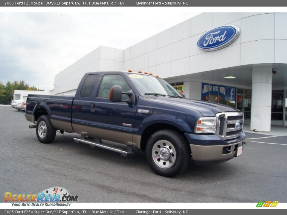 2005 Ford F250 Super Duty XLT SuperCab True Blue Metallic / Tan Photo #1