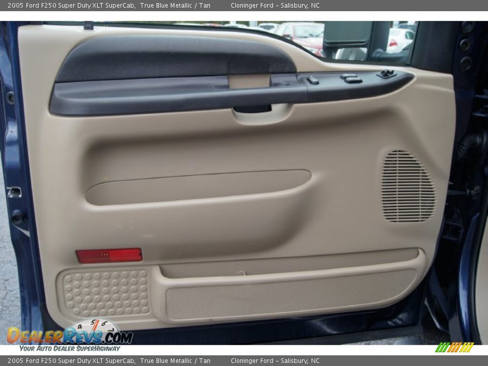 Door Panel of 2005 Ford F250 Super Duty XLT SuperCab Photo #8