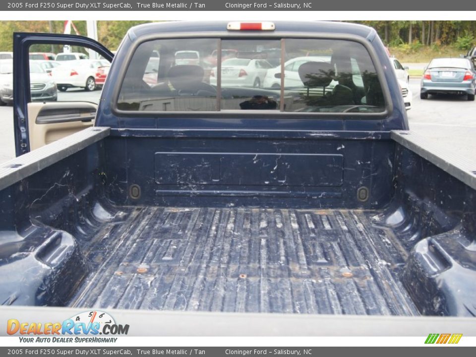 2005 Ford F250 Super Duty XLT SuperCab True Blue Metallic / Tan Photo #21