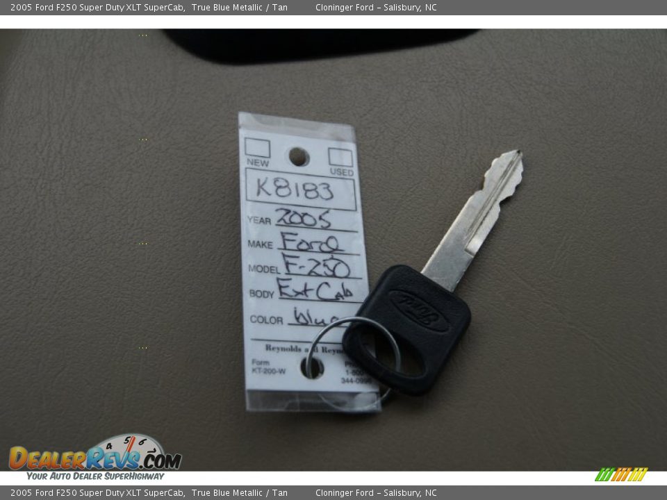 2005 Ford F250 Super Duty XLT SuperCab True Blue Metallic / Tan Photo #35