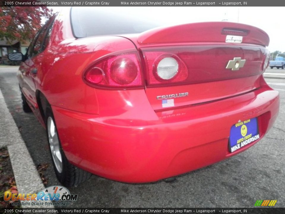 2005 Chevrolet Cavalier Sedan Victory Red / Graphite Gray Photo #3