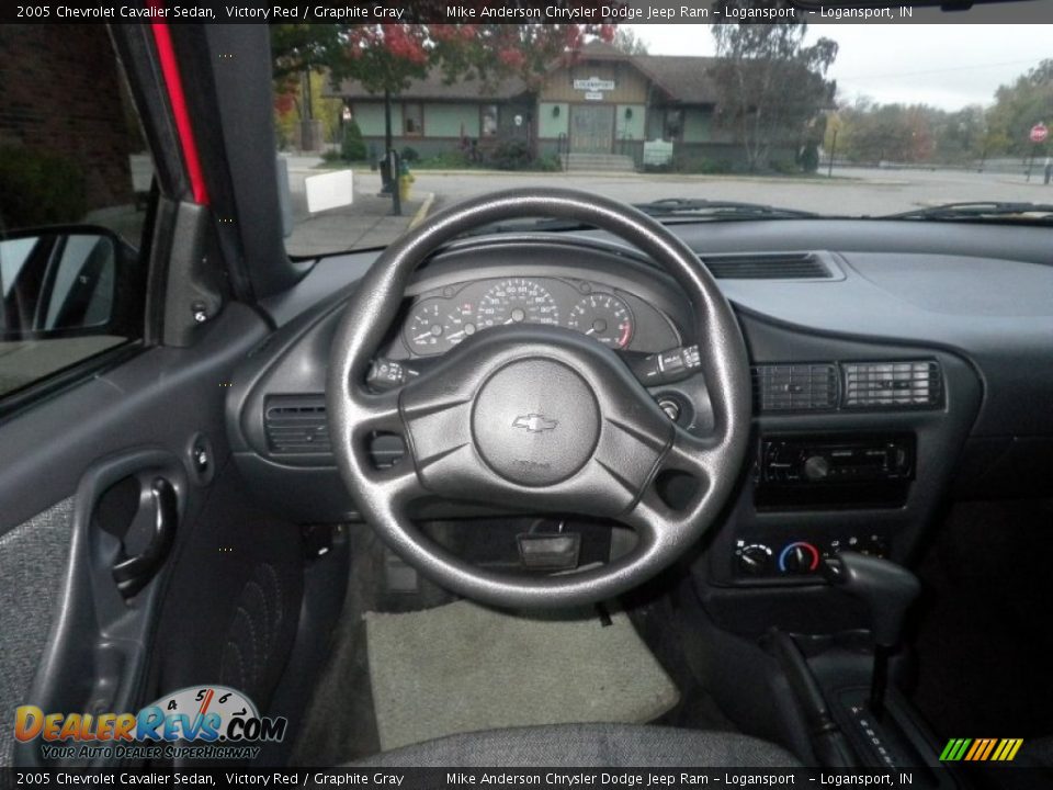 2005 Chevrolet Cavalier Sedan Victory Red / Graphite Gray Photo #4