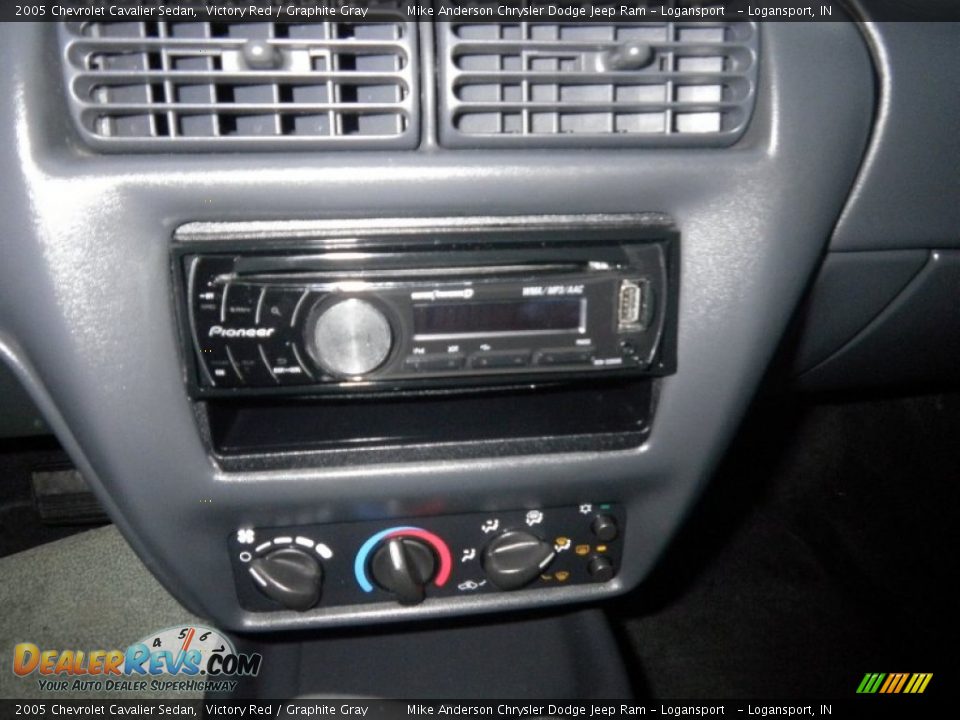 2005 Chevrolet Cavalier Sedan Victory Red / Graphite Gray Photo #5