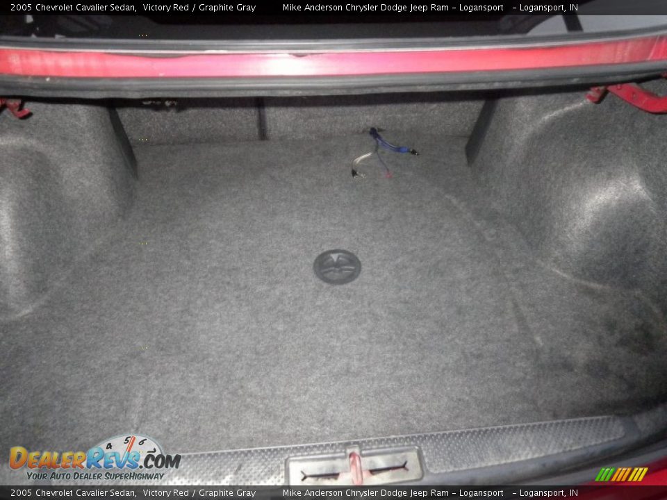 2005 Chevrolet Cavalier Sedan Victory Red / Graphite Gray Photo #8
