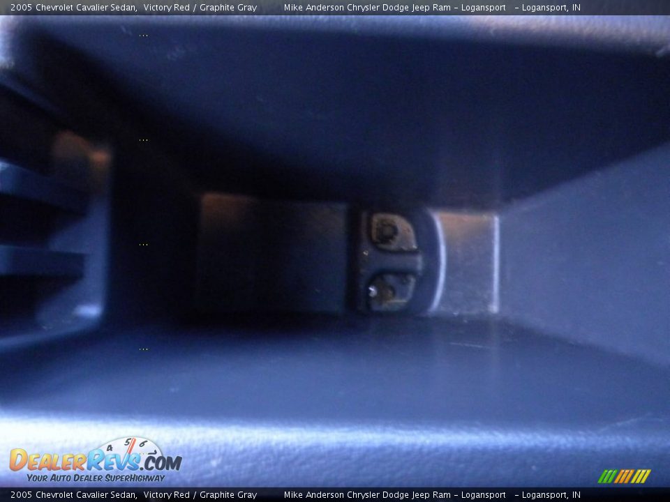 2005 Chevrolet Cavalier Sedan Victory Red / Graphite Gray Photo #11