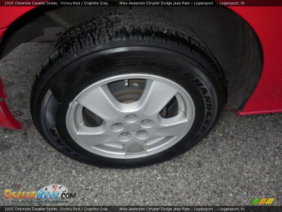 2005 Chevrolet Cavalier Sedan Victory Red / Graphite Gray Photo #17