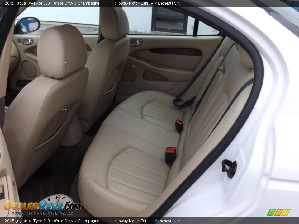 2005 Jaguar X-Type 3.0 White Onyx / Champagne Photo #6