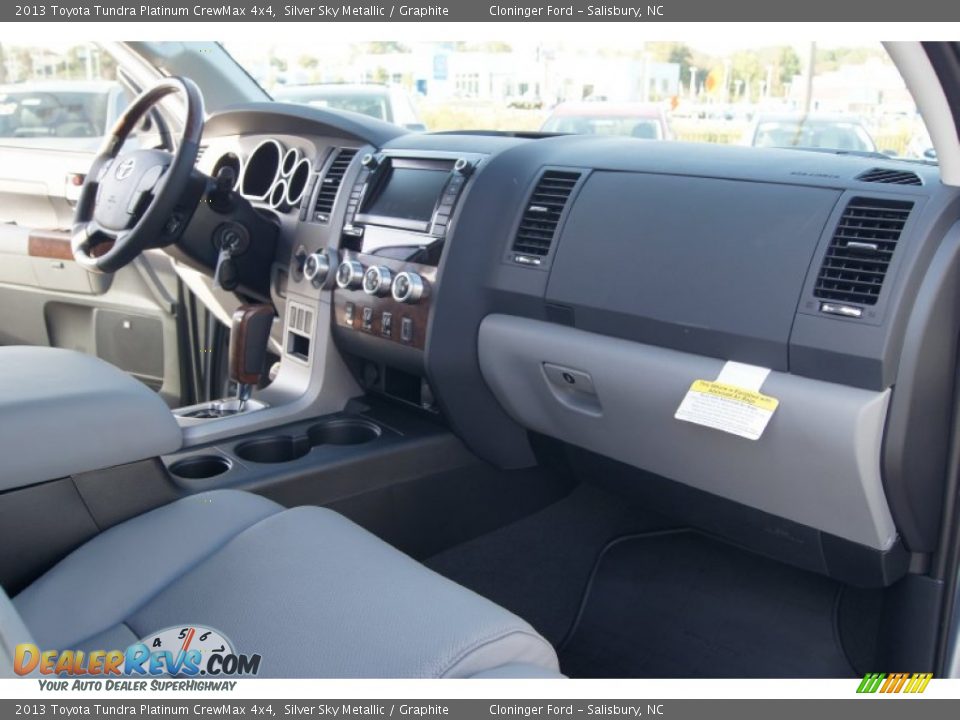 Dashboard of 2013 Toyota Tundra Platinum CrewMax 4x4 Photo #15