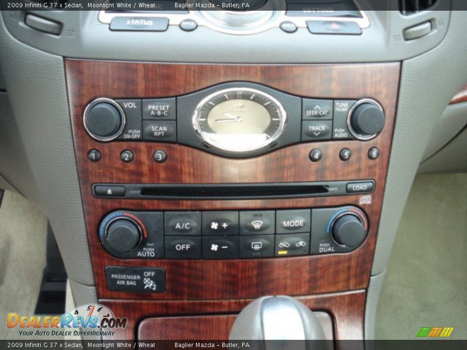 2009 Infiniti G 37 x Sedan Moonlight White / Wheat Photo #19