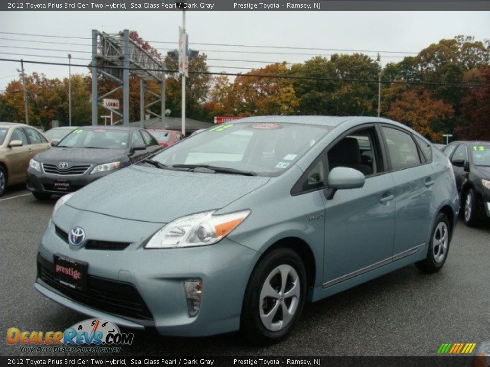 Front 3/4 View of 2012 Toyota Prius 3rd Gen Two Hybrid Photo #3